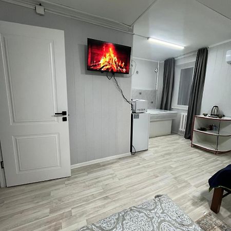 Ахметова 4 Appartement Krasnoye Pole Buitenkant foto