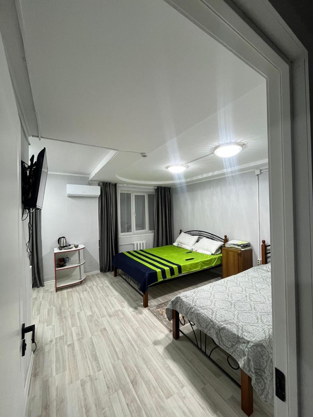 Ахметова 4 Appartement Krasnoye Pole Buitenkant foto